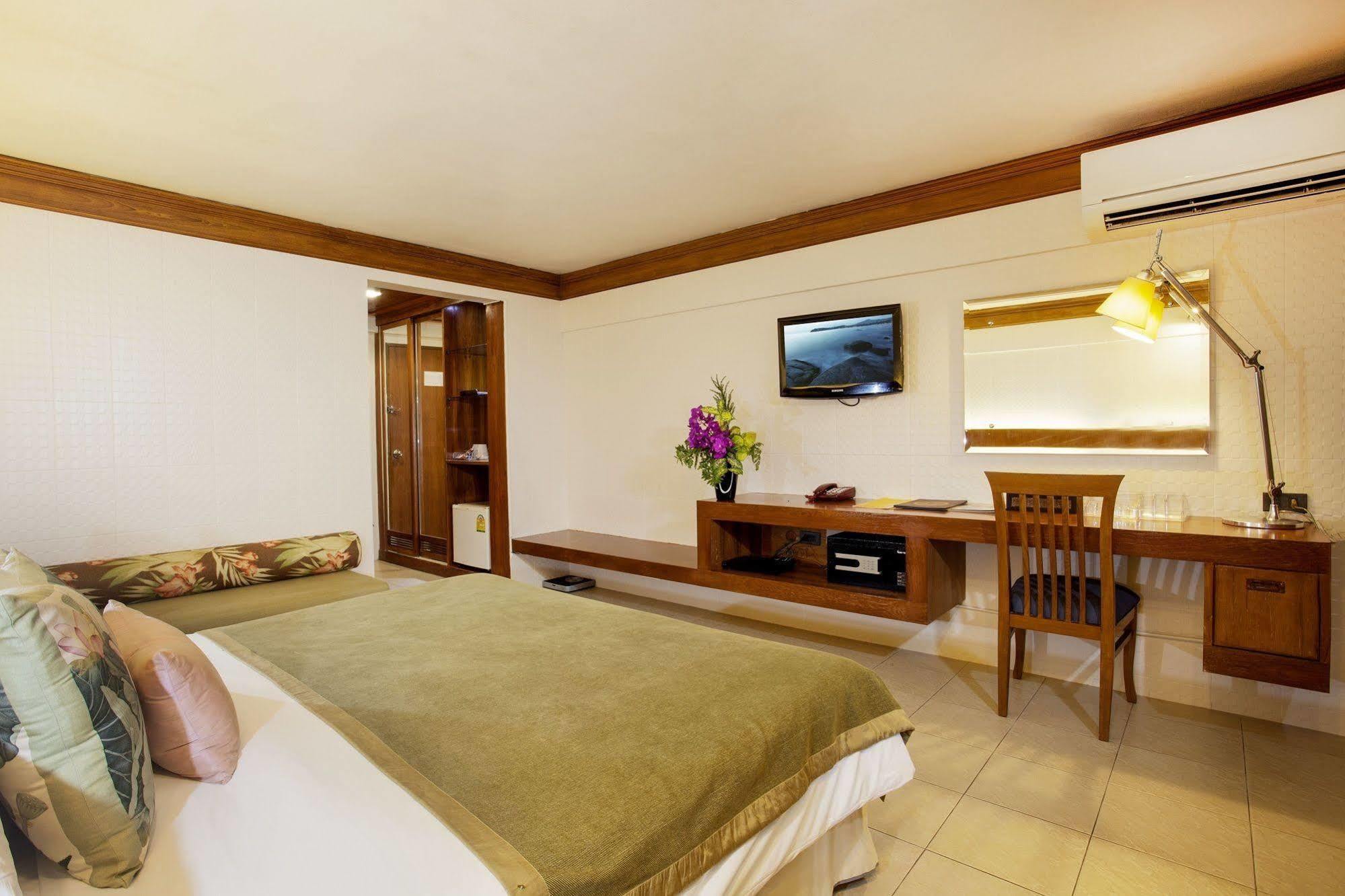 Safari Beach Hotel Patong Ngoại thất bức ảnh
